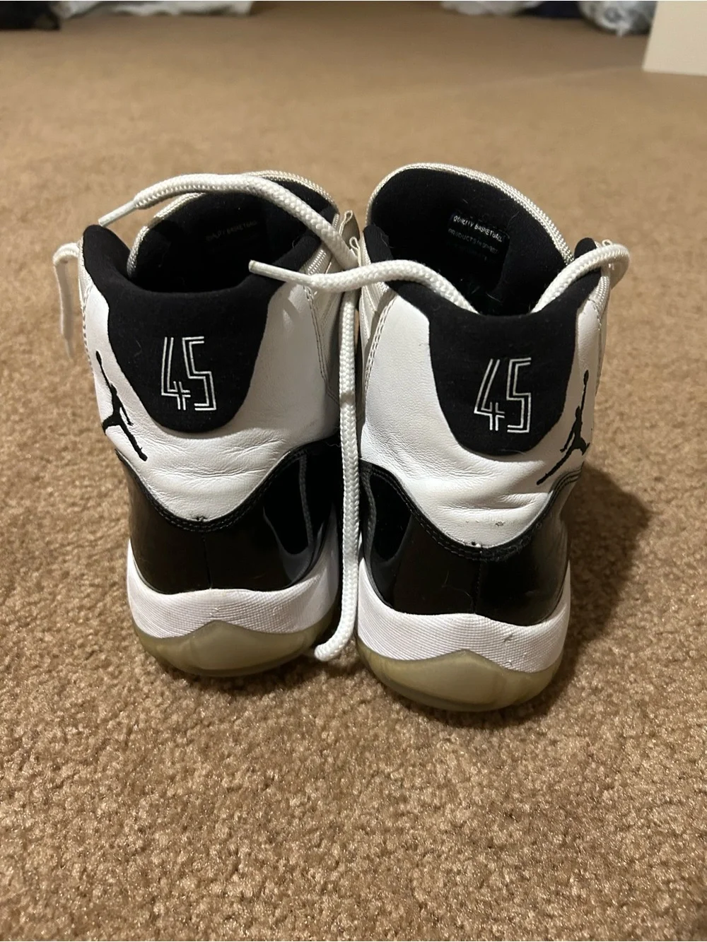 Jordan Retro 11 Black/White Sneakers